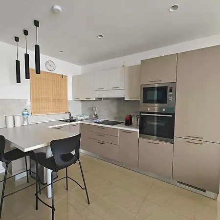 Seabreeze Serenity Dragonara Horizon